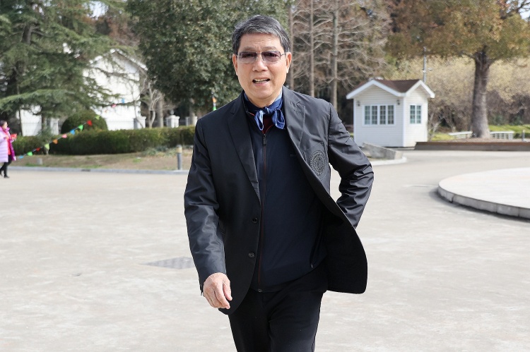 九游体育登录入口-徐根宝：从球员退役后转型教练我花了8年 青训要把出人才放在首位