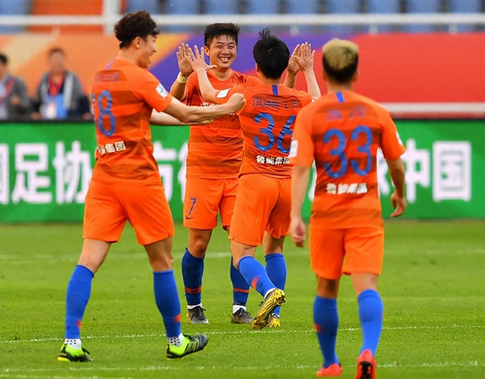 九游体育-他是鲁能本赛季主力阵容的唯一01后！曾在巴西留洋，值得期待|韩鹏|谢文能|泰山队|山东泰山|北京国安_新浪体育_新浪新闻